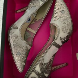 Jessica Simpson Gold and Cream Heels